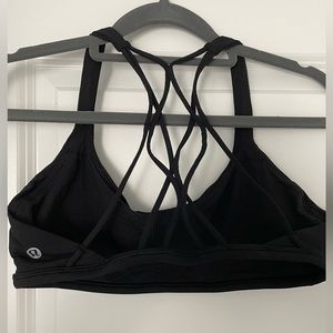 Lululemon free to be bra 8